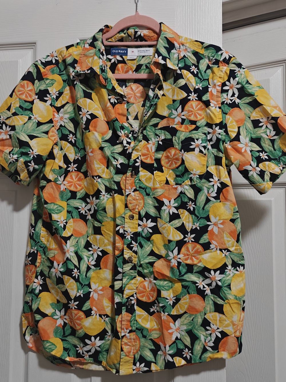 Old Navy Men's Black Citrus & Leaf Short-Sleeve Button-Up Shirt